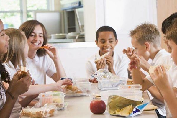 维州学校食堂食物价格过高受质疑