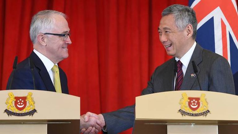 澳大利亚和新加坡加强网络安全合作 澳大利亚总理特恩布尔和新加坡总理李显龙