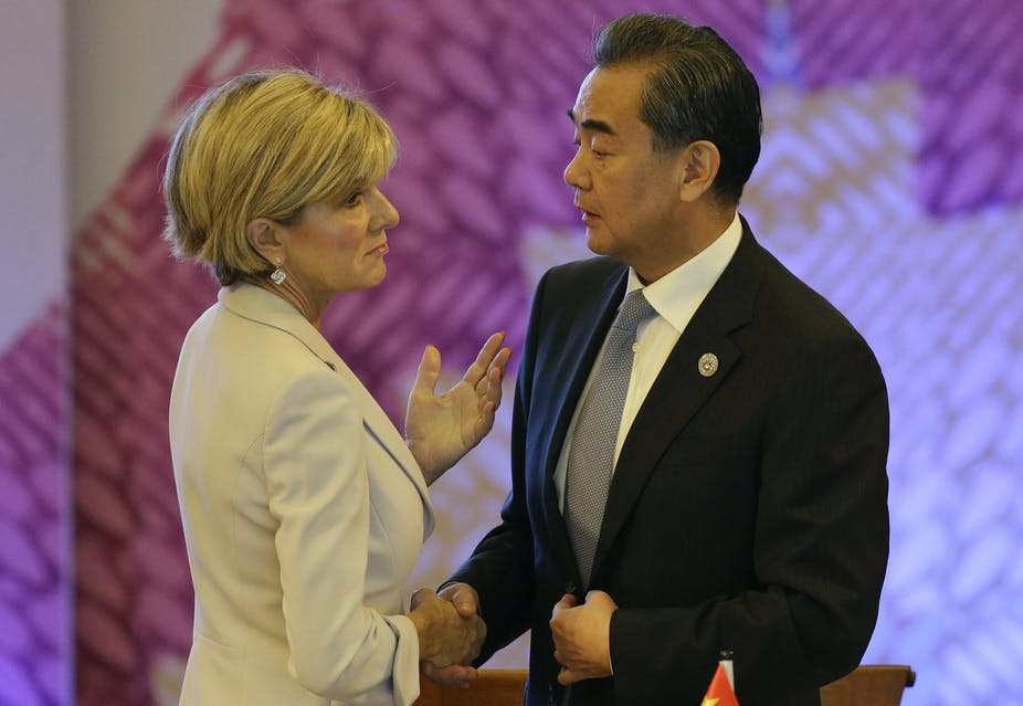 中评社评:澳大利亚对华外交为何迷失方向? 澳大利亚外长朱莉·毕晓普和中国外交部长王毅