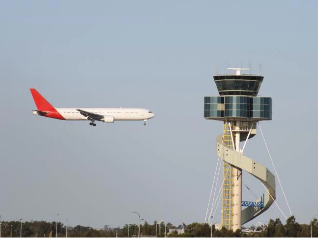 悉尼机场指挥塔因火警实施疏散,起降航班均受影响