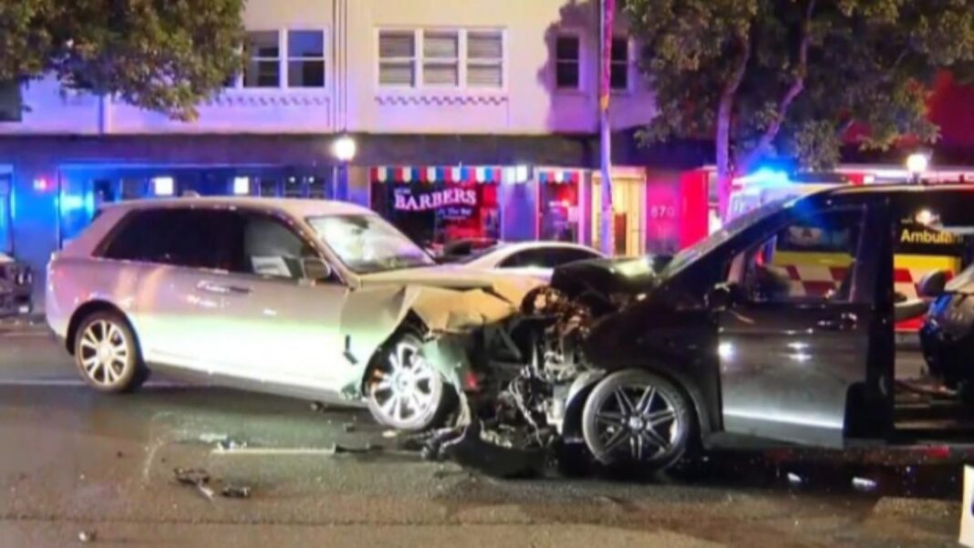 7月26日凌晨3点半左右，杨兰兰驾驶一辆劳斯莱斯在悉尼东郊与一辆奔驰迎面相撞